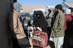 afghanistan_blanket_distribution_6_20140302_1951200402